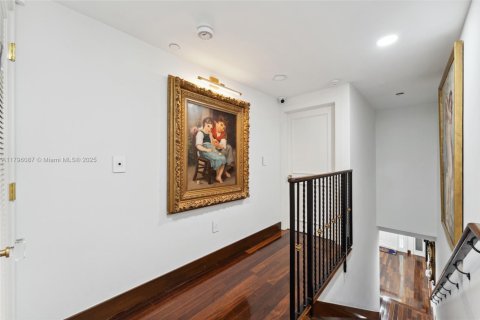 Condo in Coral Gables, Florida, 2 bedrooms  № 1707970 - photo 14