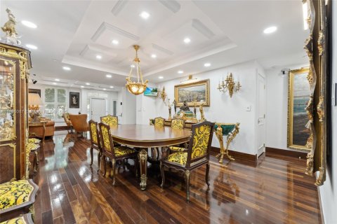 Condo in Coral Gables, Florida, 2 bedrooms  № 1707970 - photo 8