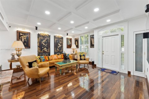 Condo in Coral Gables, Florida, 2 bedrooms  № 1707970 - photo 5