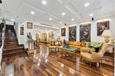 Condo in Coral Gables, Florida, 2 bedrooms  № 1707970 - photo 4