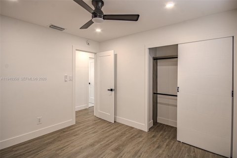 Купить виллу или дом в Окленд-Парк, Флорида 3 спальни, № 1998417 - фото 17