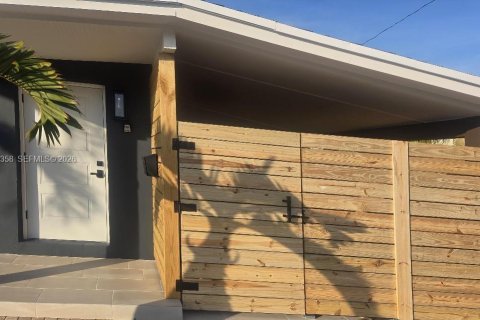 Casa en venta en Oakland Park, Florida, 3 dormitorios № 1998417 - foto 9