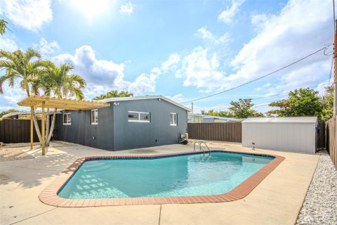 Купить виллу или дом в Окленд-Парк, Флорида 3 спальни, № 1998417 - фото 30