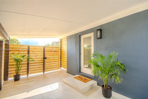 Купить виллу или дом в Окленд-Парк, Флорида 3 спальни, № 1998417 - фото 23