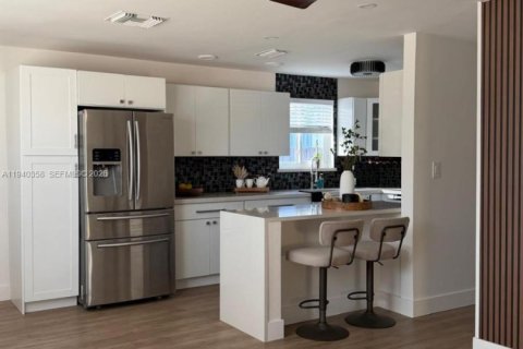 Casa en venta en Oakland Park, Florida, 3 dormitorios № 1998417 - foto 4