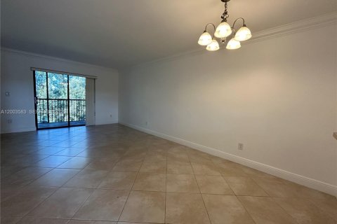 Condo in Pembroke Pines, Florida, 2 bedrooms  № 2069131