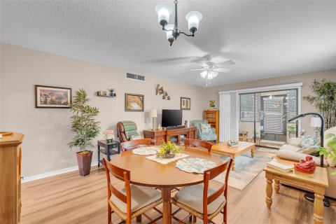 Copropriété à vendre à DeLand, Floride: 2 chambres, 107.4 m2 № 1903620 - photo 12