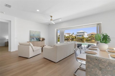 Villa ou maison à vendre à Palm Coast, Floride: 6 chambres, 325.81 m2 № 2129205 - photo 13