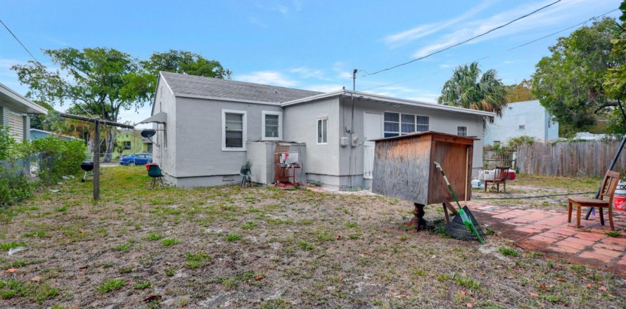 Casa en West Palm Beach, Florida 3 dormitorios, 100.8 m2 № 1159783