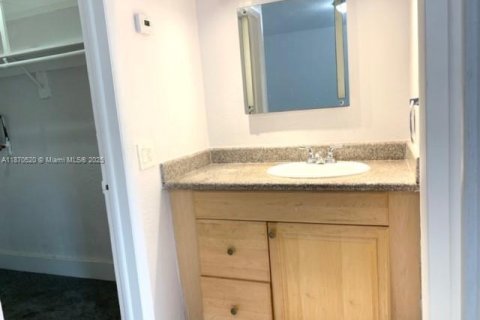 Снять в аренду кондоминиум в Норт-Майами, Флорида 1 спальня, 53.14м2, № 1928761 - фото 10