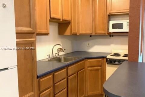 Снять в аренду кондоминиум в Норт-Майами, Флорида 1 спальня, 53.14м2, № 1928761 - фото 5