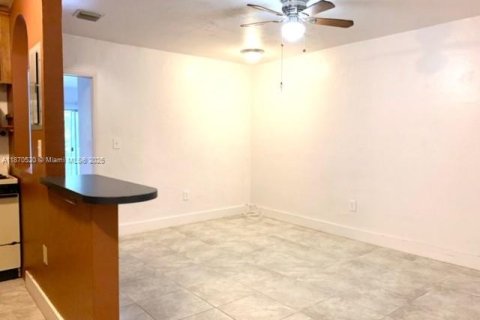 Снять в аренду кондоминиум в Норт-Майами, Флорида 1 спальня, 53.14м2, № 1928761 - фото 7