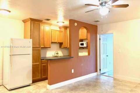 Снять в аренду кондоминиум в Норт-Майами, Флорида 1 спальня, 53.14м2, № 1928761 - фото 6