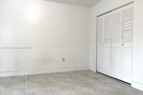 Снять в аренду кондоминиум в Норт-Майами, Флорида 1 спальня, 53.14м2, № 1928761 - фото 15