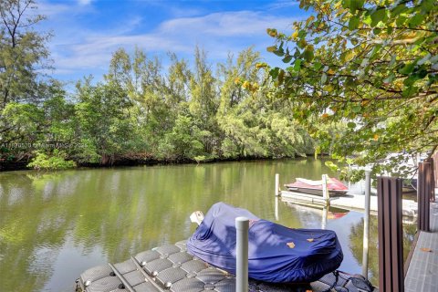 Снять в аренду кондоминиум в Норт-Майами, Флорида 1 спальня, 53.14м2, № 1928761 - фото 28