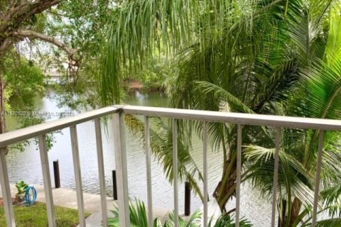 Снять в аренду кондоминиум в Норт-Майами, Флорида 1 спальня, 53.14м2, № 1928761 - фото 18