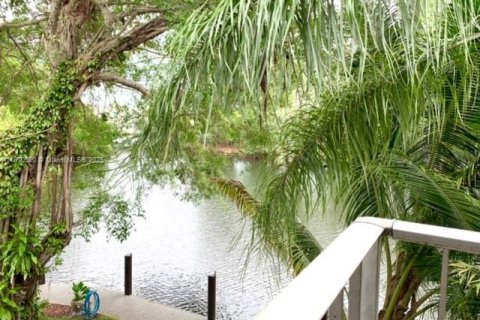 Снять в аренду кондоминиум в Норт-Майами, Флорида 1 спальня, 53.14м2, № 1928761 - фото 2