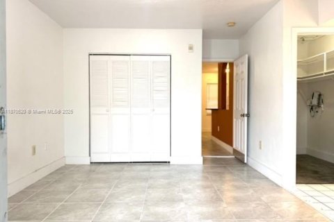 Снять в аренду кондоминиум в Норт-Майами, Флорида 1 спальня, 53.14м2, № 1928761 - фото 11