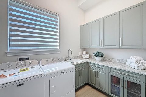 Купить виллу или дом в Фор-Корнерс, Флорида 4 комнаты, 322.37м2, № 2224634 - фото 23