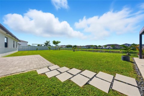 Casa en venta en Miami, Florida, 5 dormitorios, 263.66 m2 № 2003785 - foto 23