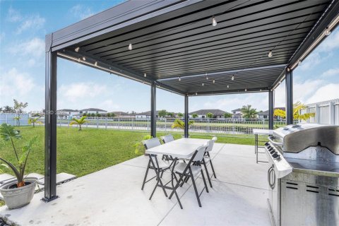 Casa en venta en Miami, Florida, 5 dormitorios, 263.66 m2 № 2003785 - foto 25