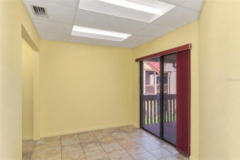 Immobilier commercial à louer à Sarasota, Floride: 58.99 m2 № 2414883 - photo 6