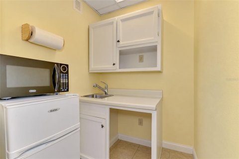 Immobilier commercial à louer à Sarasota, Floride: 58.99 m2 № 2414883 - photo 8