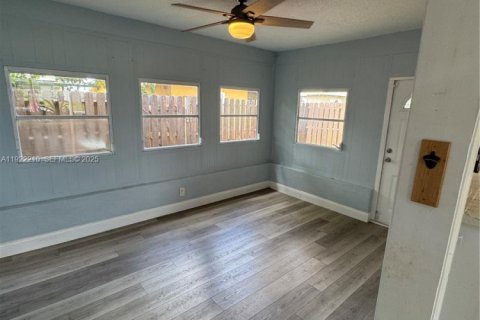 House in Sunrise, Florida 2 bedrooms, 88.72 sq.m. № 1982503 - photo 11