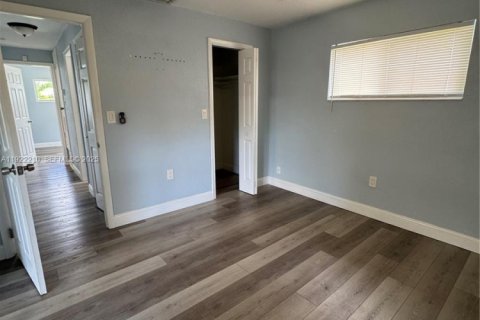 House in Sunrise, Florida 2 bedrooms, 88.72 sq.m. № 1982503 - photo 14