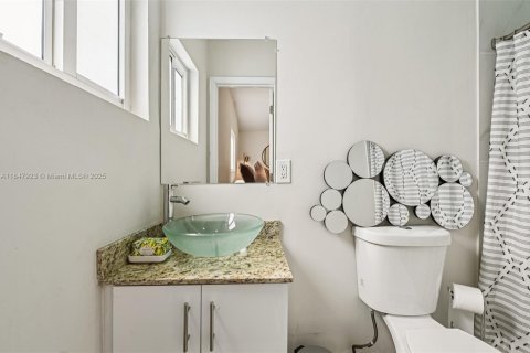 Casa en venta en Miami, Florida, 3 dormitorios, 100.06 m2 № 1849335 - foto 17