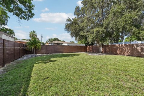Casa en venta en Miami, Florida, 3 dormitorios, 100.06 m2 № 1849335 - foto 27
