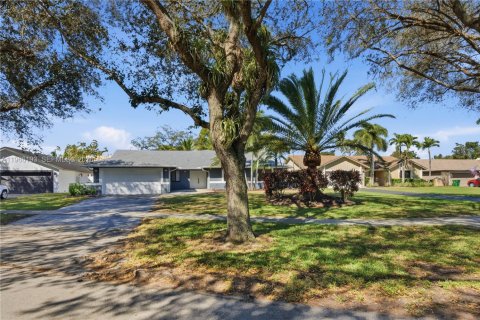 Купить виллу или дом в Дейви, Флорида 3 спальни, 181.35м2, № 2027790 - фото 2