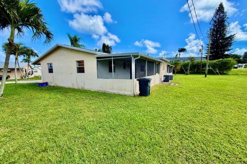 Townhouse in Delray Beach, Florida 2 bedrooms, 74.32 sq.m. № 2176750 - photo 18