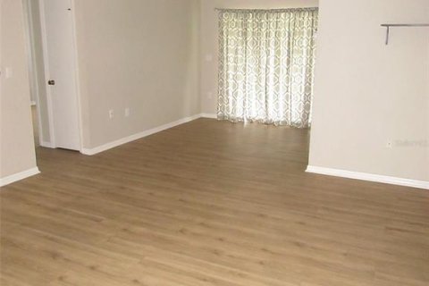 House in Port Charlotte, Florida 3 bedrooms, 114.92 sq.m. № 2378013 - photo 3