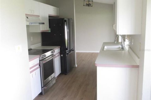 House in Port Charlotte, Florida 3 bedrooms, 114.92 sq.m. № 2378013 - photo 4