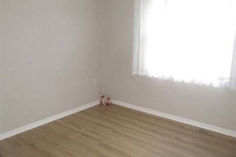 House in Port Charlotte, Florida 3 bedrooms, 114.92 sq.m. № 2378013 - photo 10