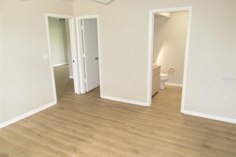 House in Port Charlotte, Florida 3 bedrooms, 114.92 sq.m. № 2378013 - photo 7