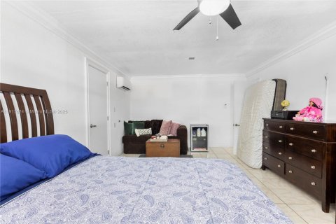 Casa en venta en Homestead, Florida, 5 dormitorios, 238.2 m2 № 1973618 - foto 27