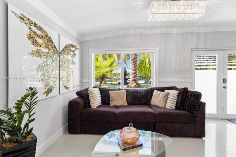 Casa en venta en Homestead, Florida, 5 dormitorios, 238.2 m2 № 1973618 - foto 10