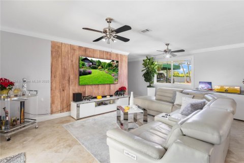 Casa en venta en Homestead, Florida, 5 dormitorios, 238.2 m2 № 1973618 - foto 13