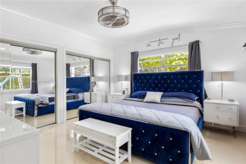 Casa en venta en Homestead, Florida, 5 dormitorios, 238.2 m2 № 1973618 - foto 16