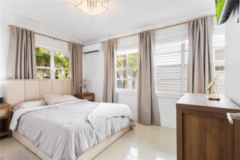 Casa en venta en Homestead, Florida, 5 dormitorios, 238.2 m2 № 1973618 - foto 22