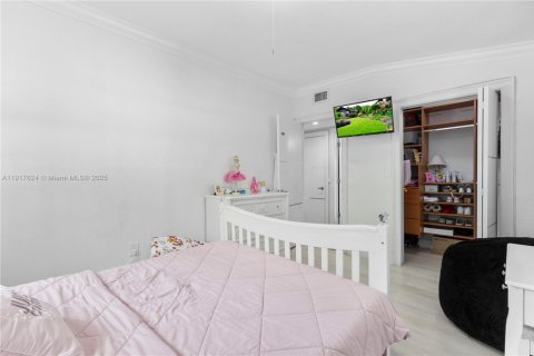 Casa en venta en Homestead, Florida, 5 dormitorios, 238.2 m2 № 1973618 - foto 20