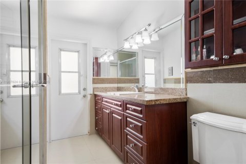 Casa en venta en Homestead, Florida, 5 dormitorios, 238.2 m2 № 1973618 - foto 24