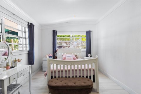 Casa en venta en Homestead, Florida, 5 dormitorios, 238.2 m2 № 1973618 - foto 19