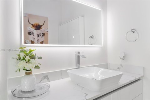 Casa en venta en Homestead, Florida, 5 dormitorios, 238.2 m2 № 1973618 - foto 18