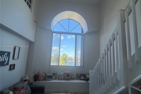 Copropriété à louer à Miami Lakes, Floride: 3 chambres, 115.2 m2 № 1961765 - photo 4