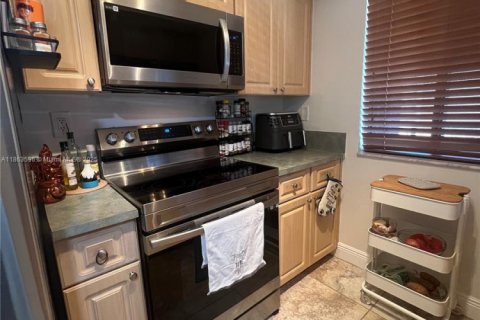 Copropriété à louer à Miami Lakes, Floride: 3 chambres, 115.2 m2 № 1961765 - photo 11