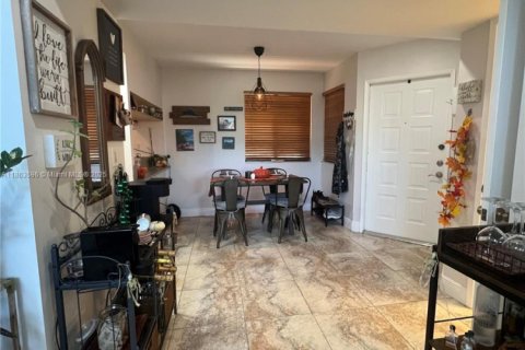 Copropriété à louer à Miami Lakes, Floride: 3 chambres, 115.2 m2 № 1961765 - photo 7