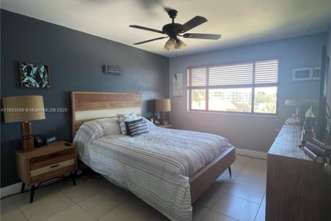 Copropriété à louer à Miami Lakes, Floride: 3 chambres, 115.2 m2 № 1961765 - photo 12